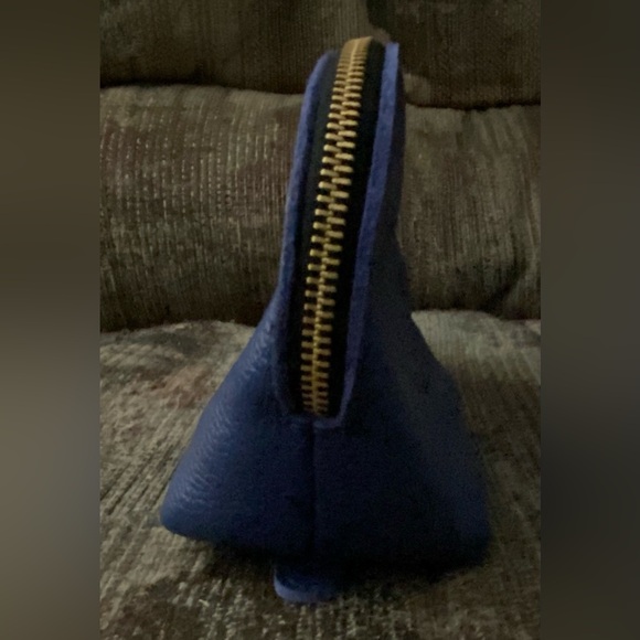 Portland Leather Goods Belladonna makeup bag. - Picture 6 of 8